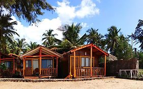 Agonda Beach Bumps